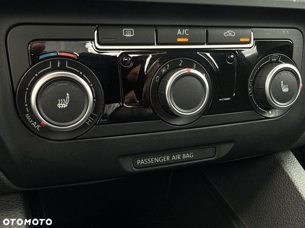 Volkswagen Jetta 1.6 TDI Trendline - 22