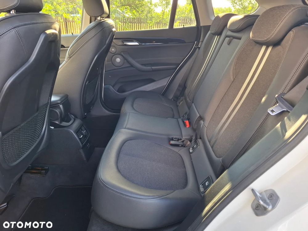 BMW X1 sDrive18d Sport Line - 17