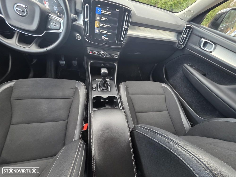 Volvo XC 40 2.0 D3 Momentum Core - 44