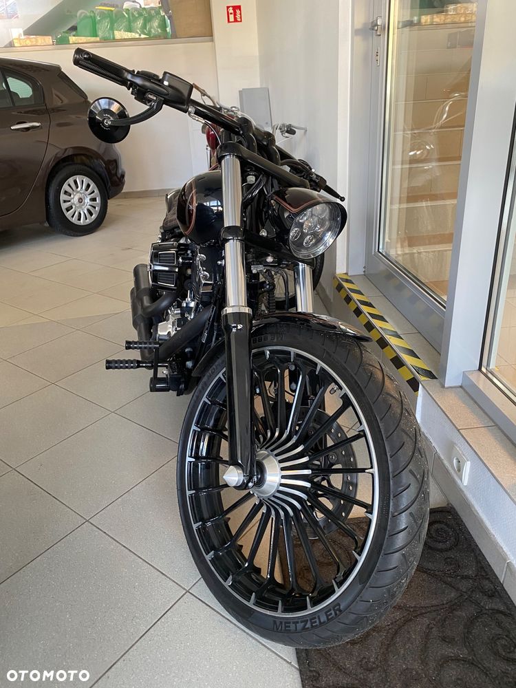 Harley-Davidson FXSB Breakout - 4