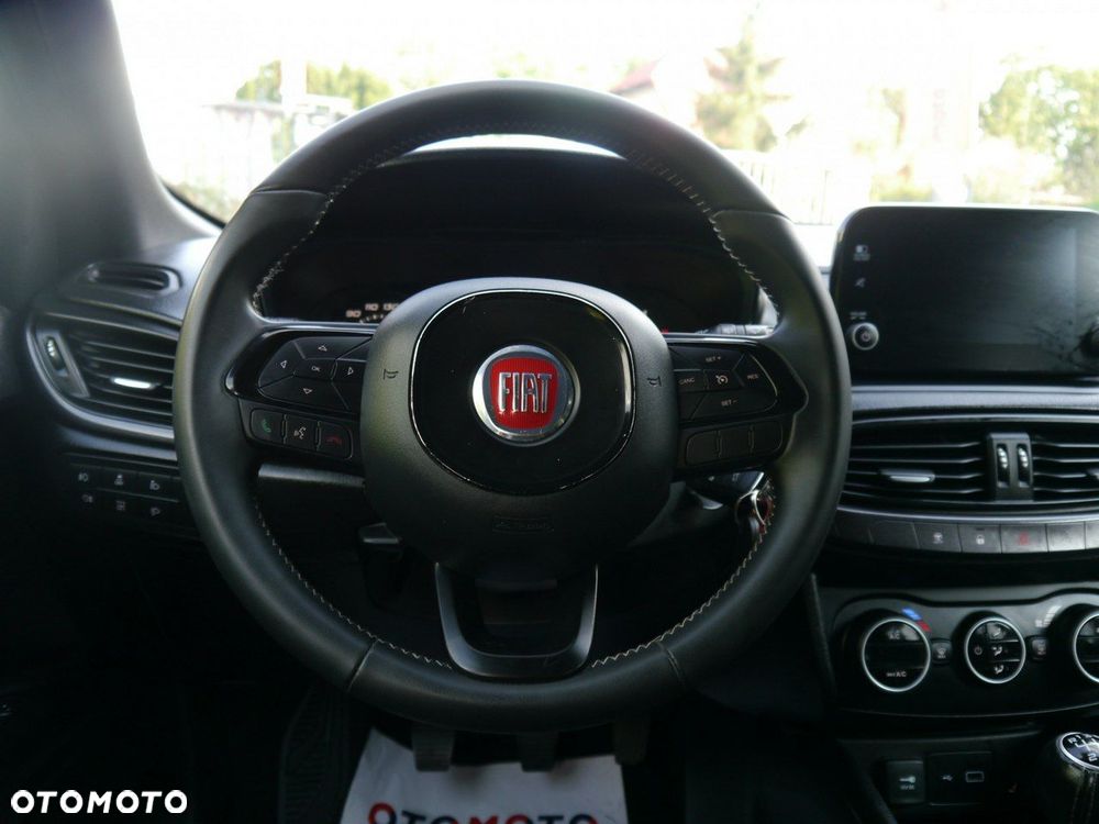 Fiat Tipo 1.6 MultiJet 16v Sport - 17