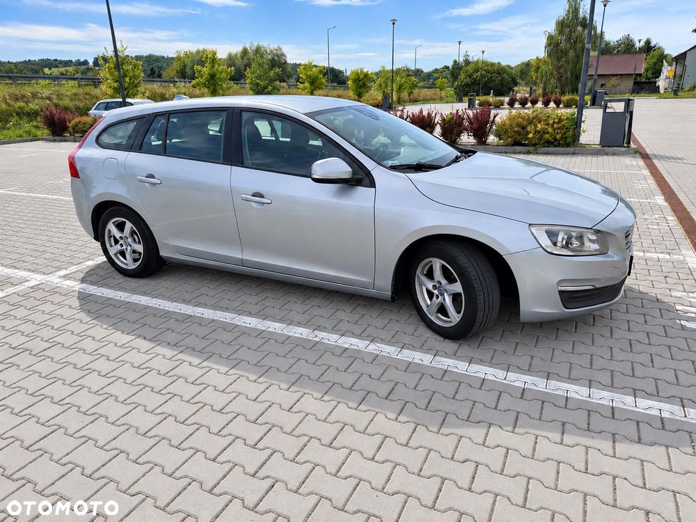 Volvo V60 D2 Drive-E Dynamic Edition (Momentum) - 3