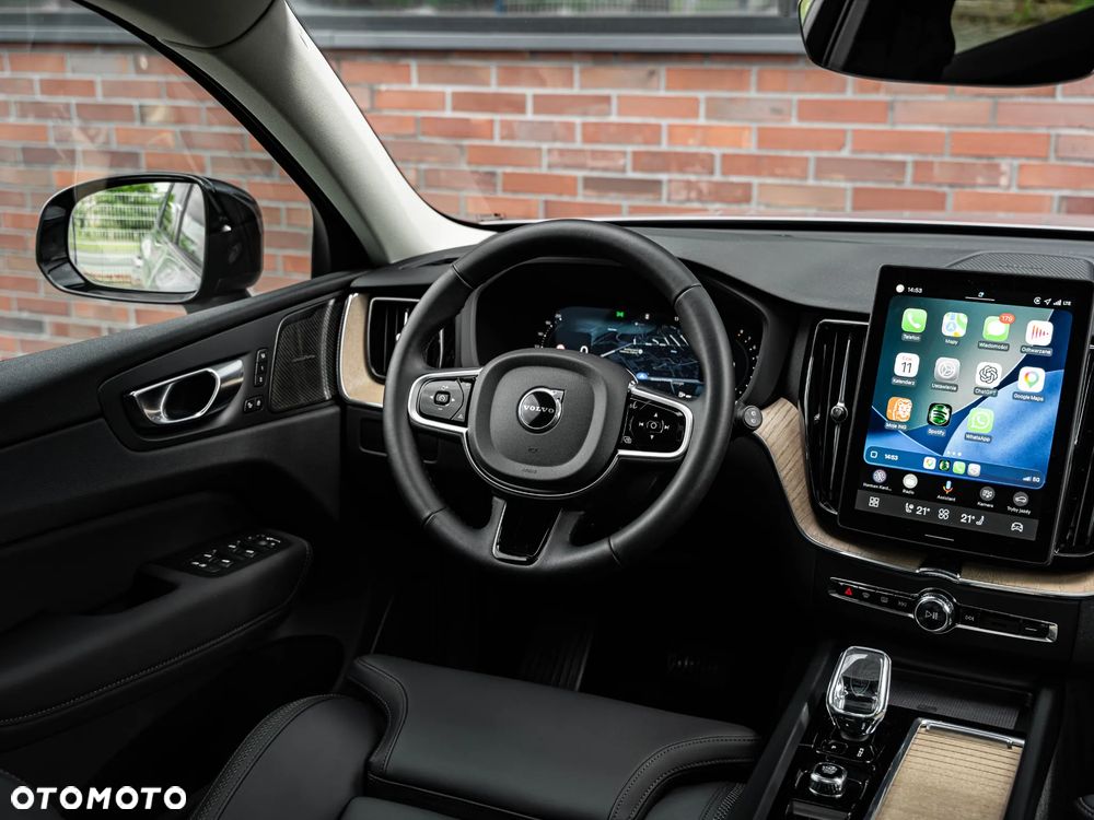 Volvo XC 60 B5 B AWD Plus Dark - 29