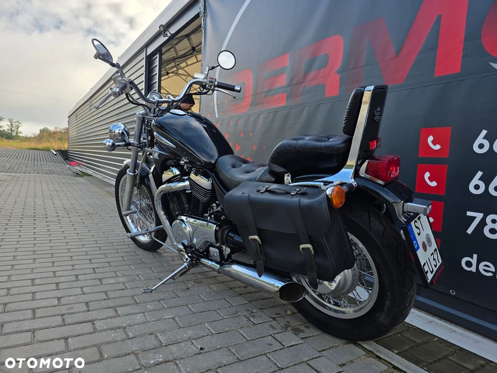 Suzuki Intruder - 17