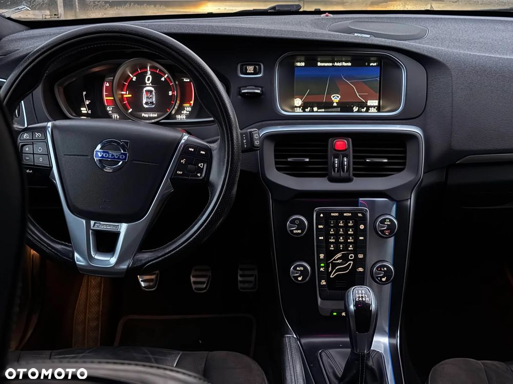Volvo V40 - 16