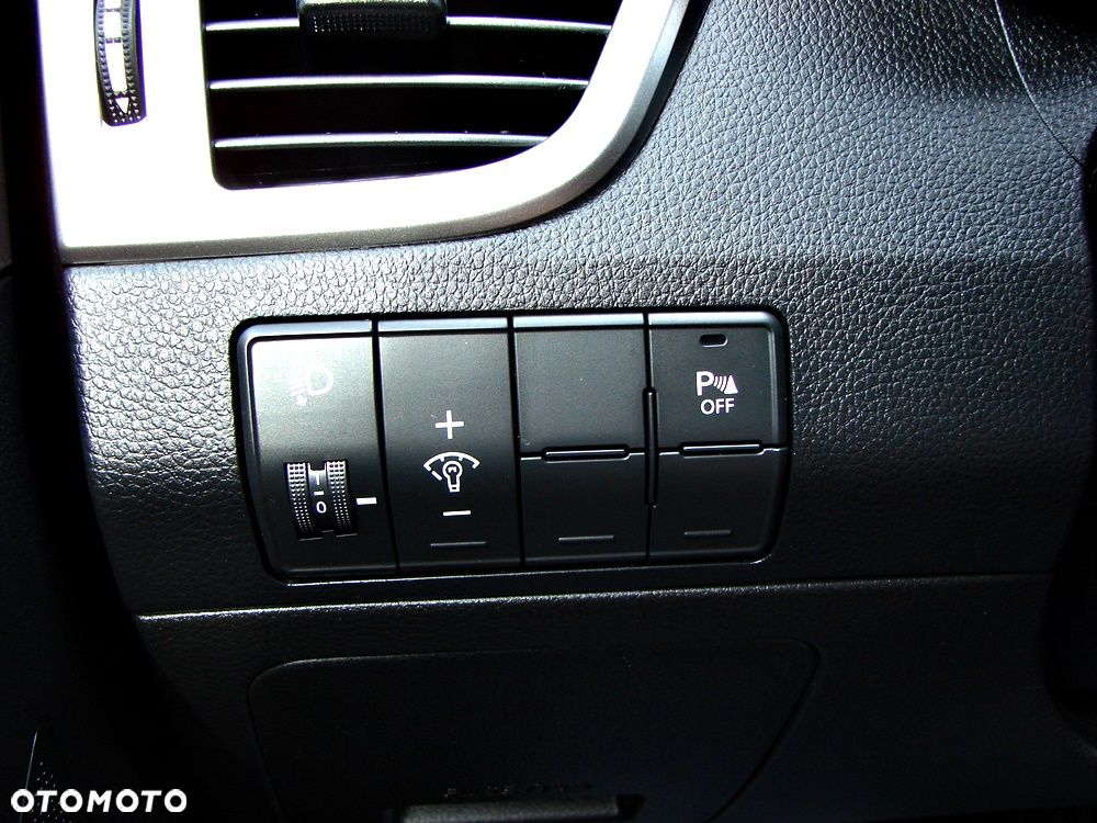 Hyundai i30 1.4 Intro Edition - 28