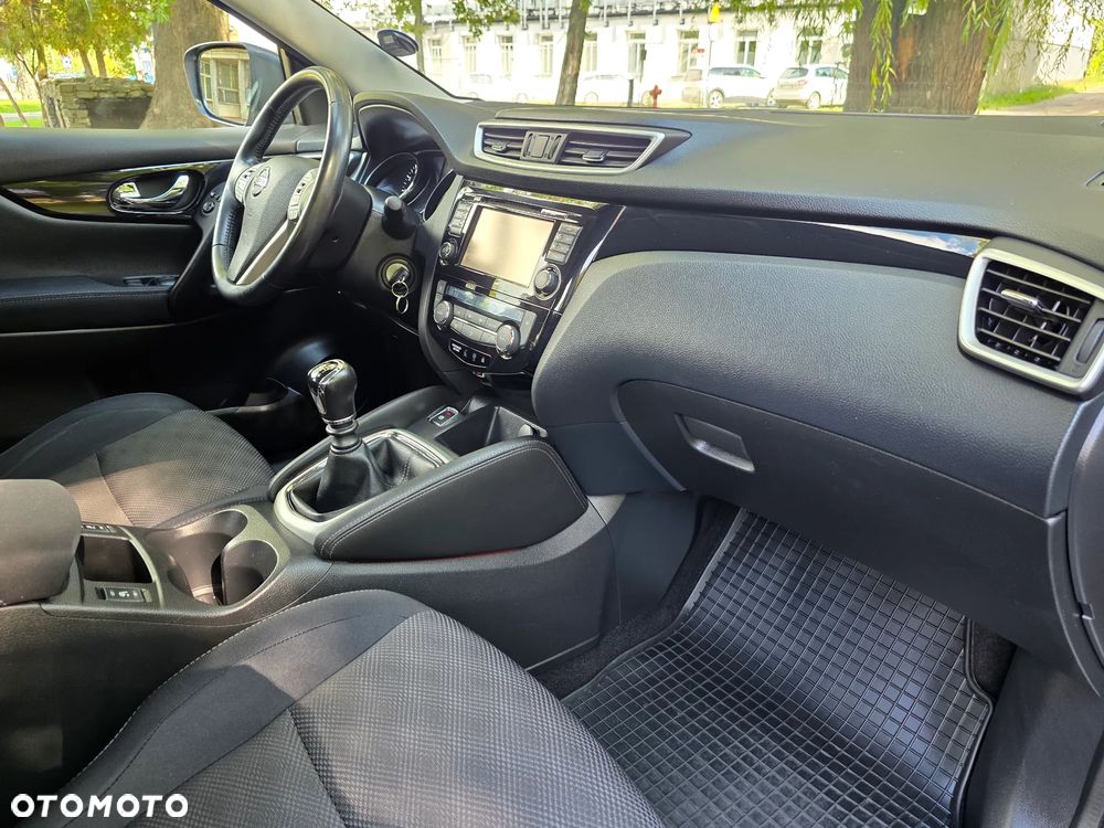Nissan Qashqai 1.6 DIG-T N-Connecta - 26