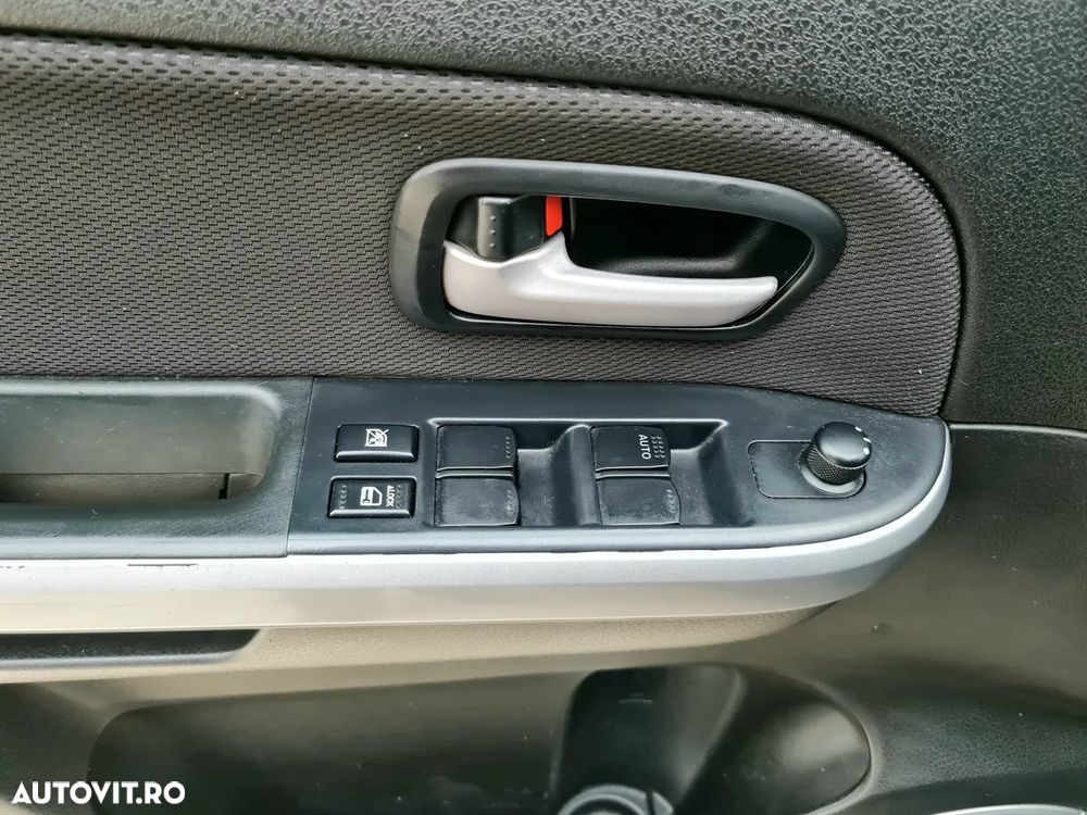 Suzuki Grand Vitara 2.4 Comfort+ - 20