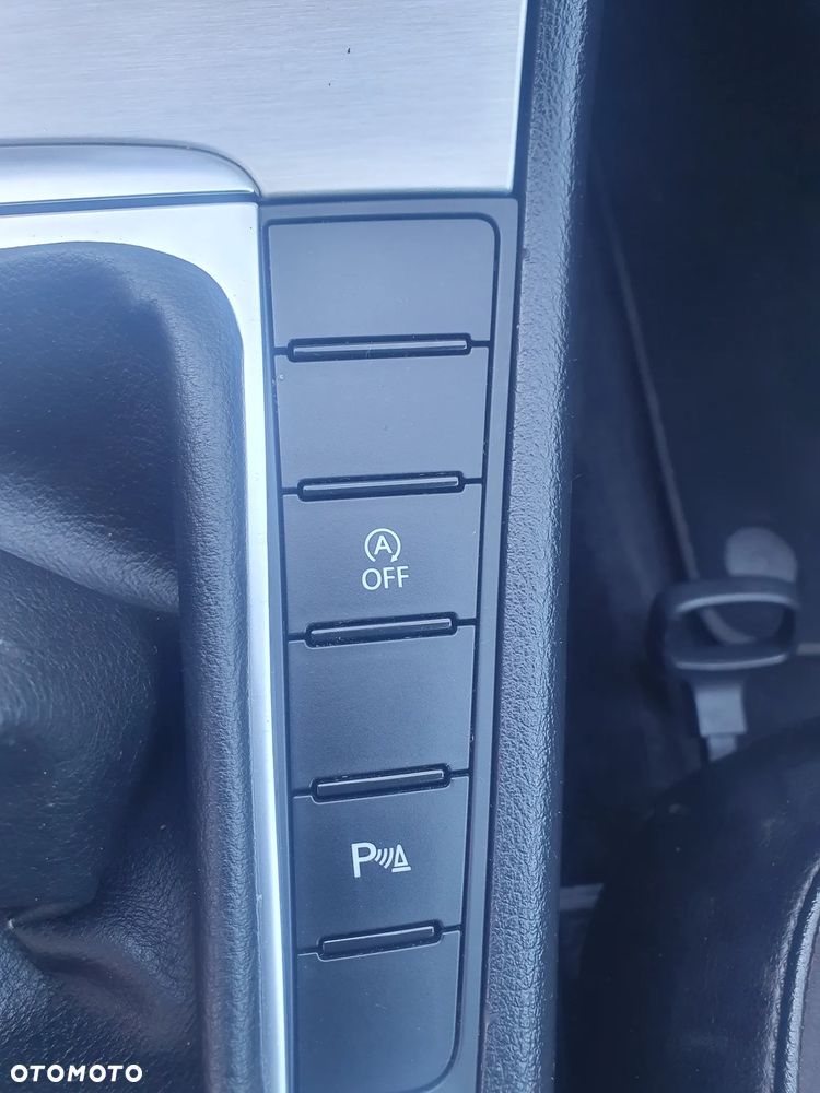 Volkswagen Passat 2.0 TDI Comfortline - 9