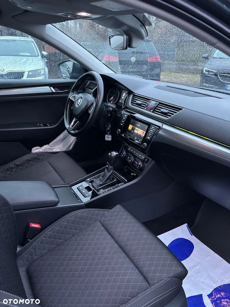 Skoda Superb 2.0 TDI DSG Premium Edition - 25