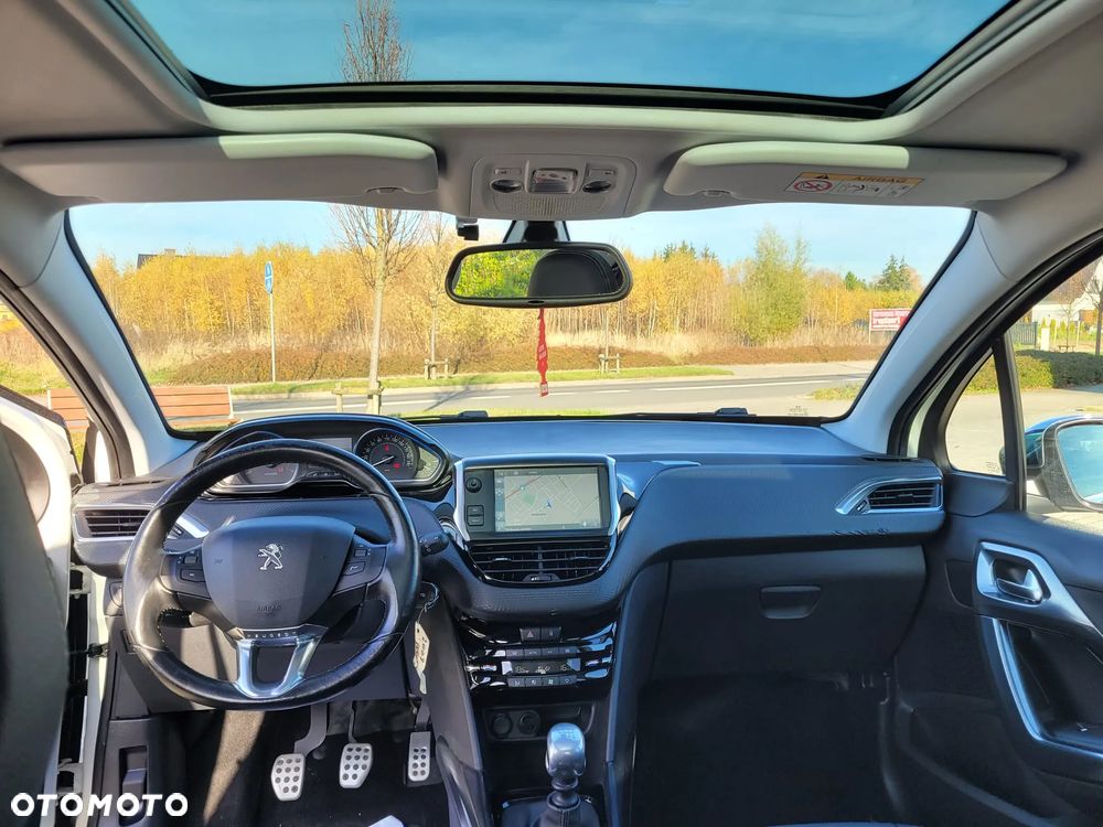 Peugeot 2008 PureTech 130 GPF Stop&Start Signature - 13