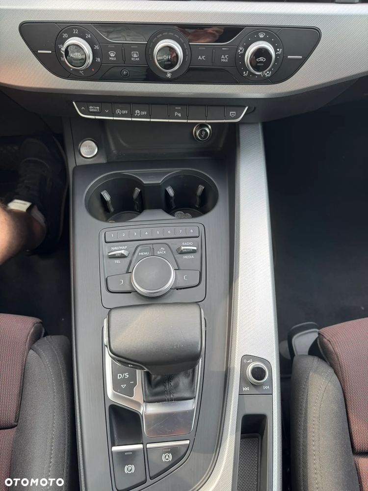 Audi A4 Limousine - 12