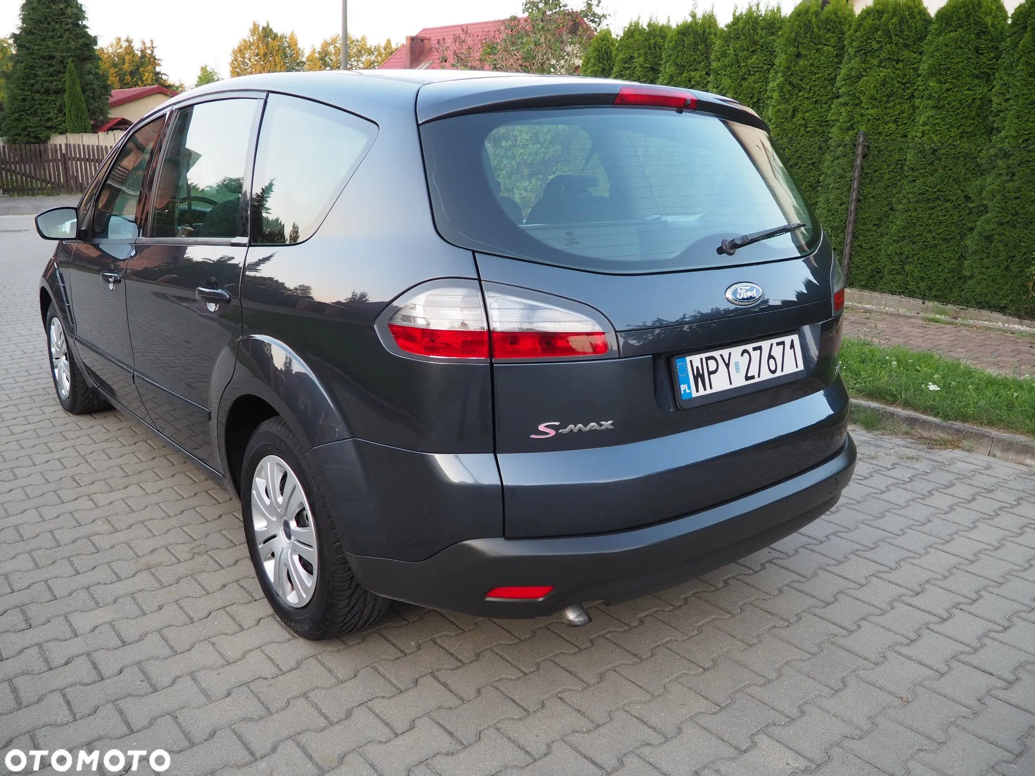 Ford S-Max - 12