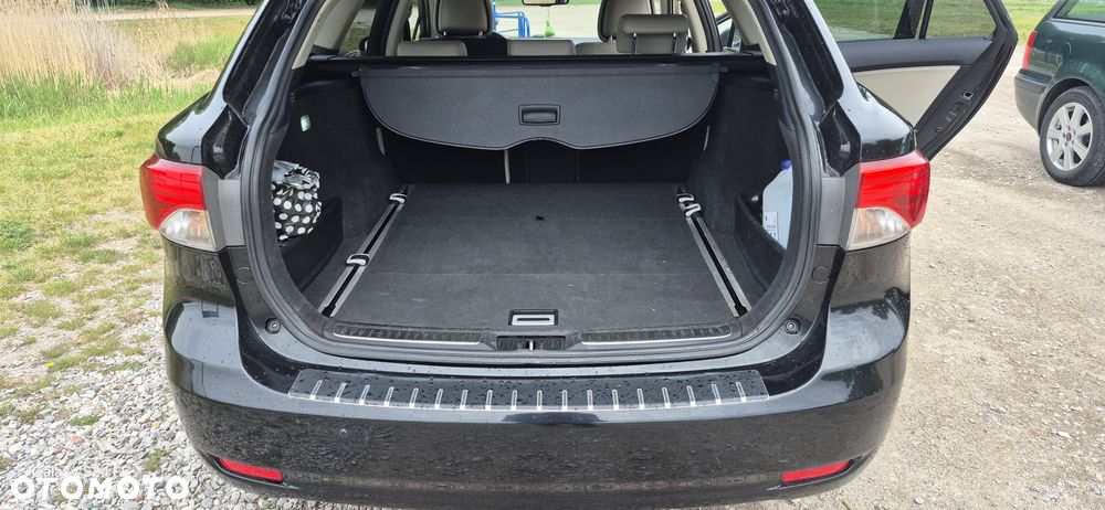 Toyota Avensis 2.0 D-4D Premium - 13