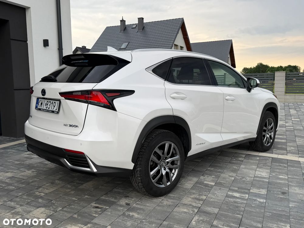 Lexus NX 300h Business Edition AWD - 10