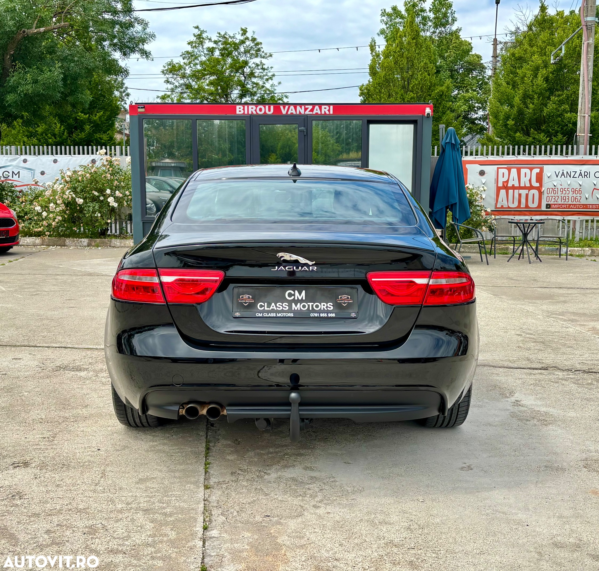 Jaguar XE 2.0 R-Sport - 9