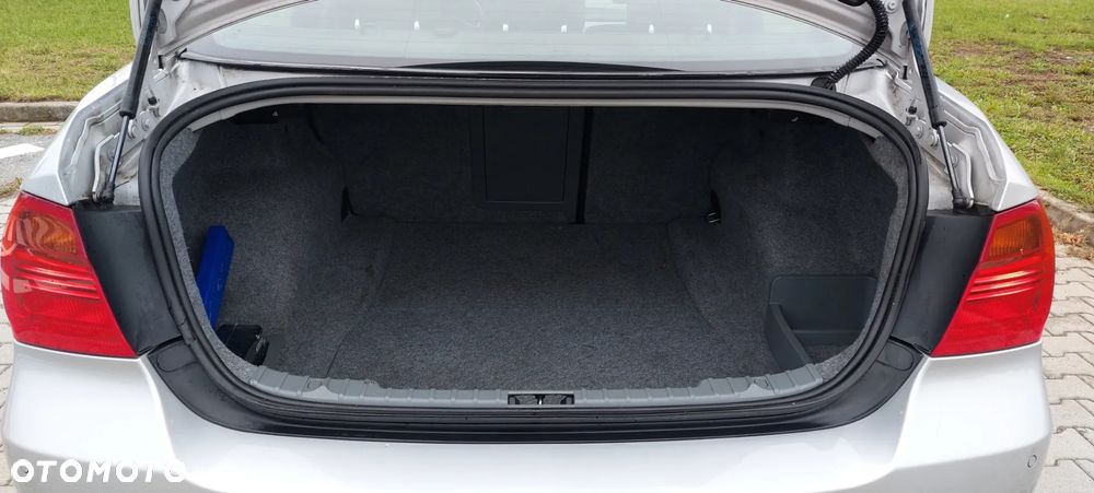 BMW Seria 3 318d - 19
