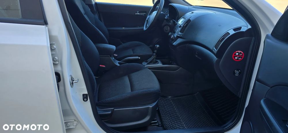 Hyundai i30 1.6 CRDi Comfort - 22