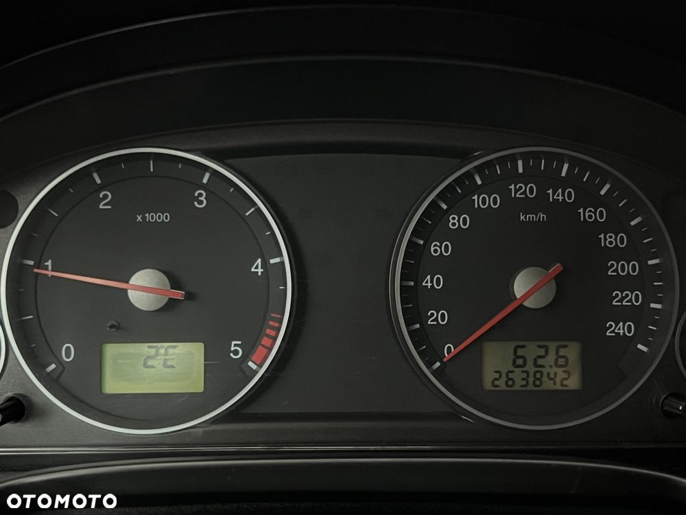 Ford Mondeo 2.0 TDDi Ambiente - 11