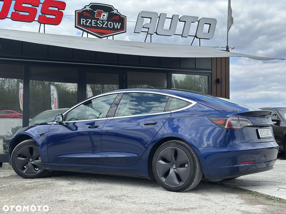 Tesla Model 3 Standard Reichweite Plus Hinterradantrieb - 4