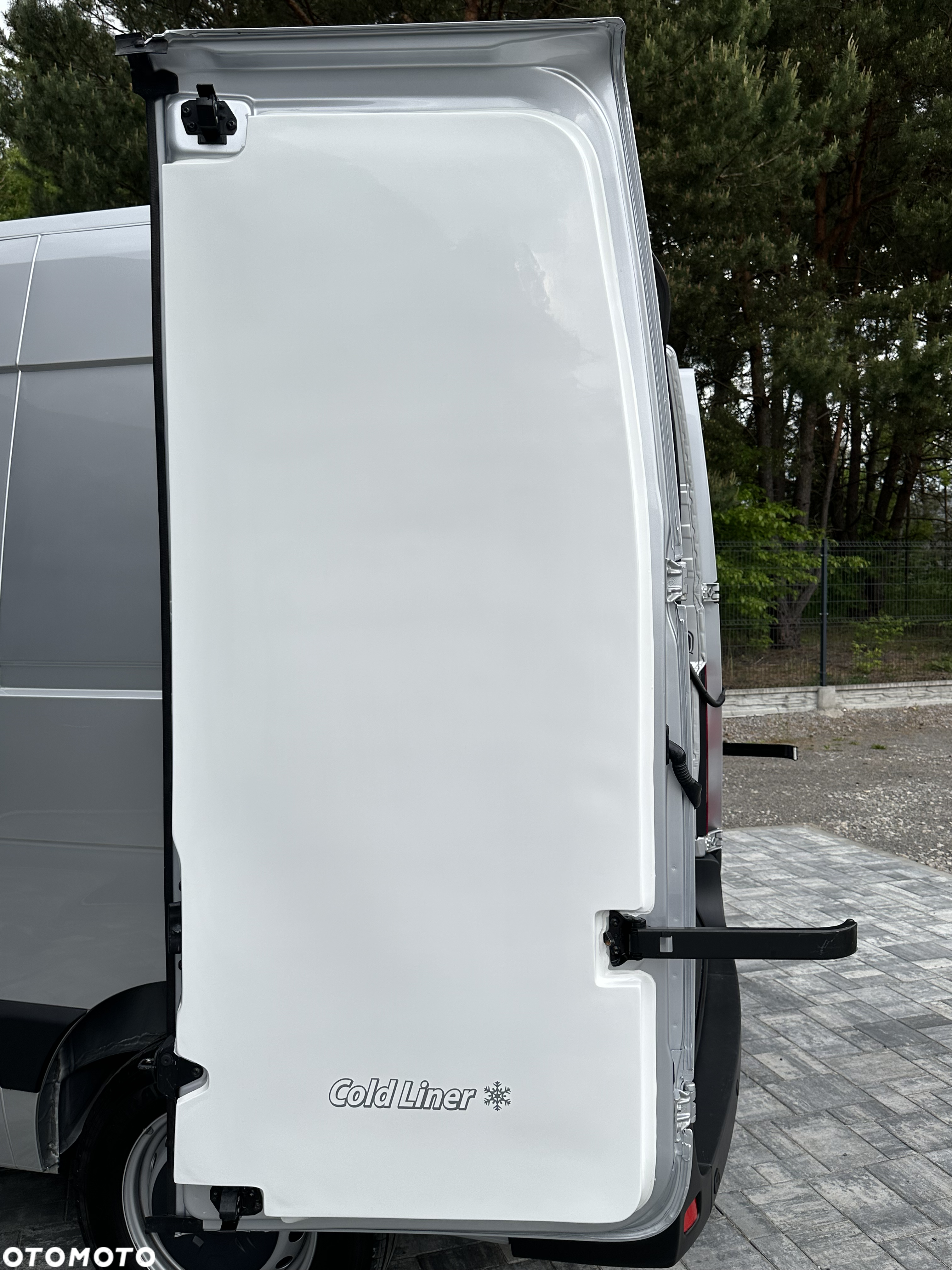 Renault Master L3H2 Chłodnia Carrier Xarios 350 / Zasilanie postojowe 230V / Bogata wersja wyposażenia / Lakier srebrny metalik / Salon PL / FV23% - 14