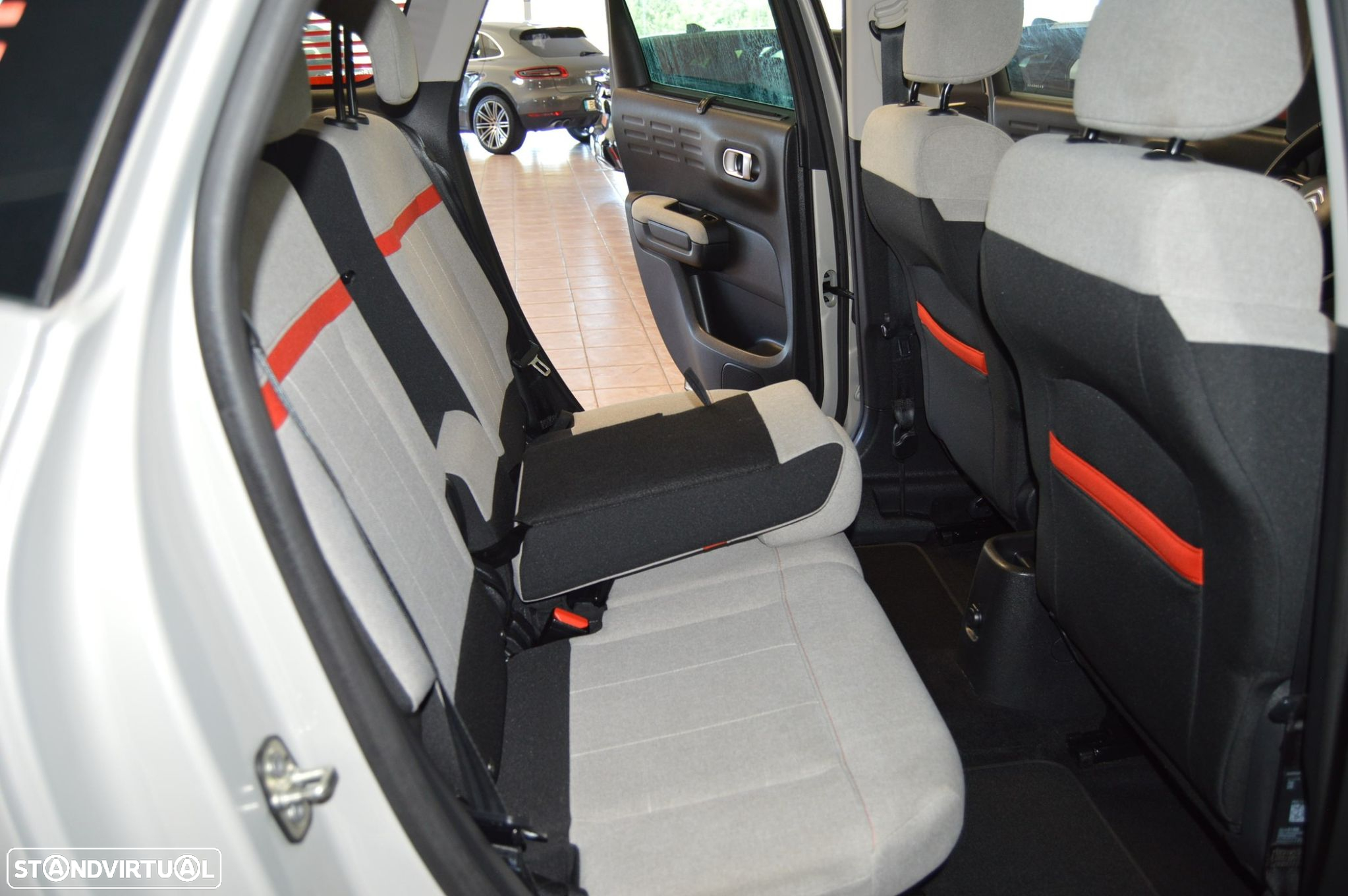 Citroën C3 Aircross 1.2 PureTech Shine - 27