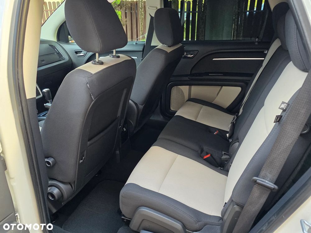 Dodge Journey 2.4 SXT - 21