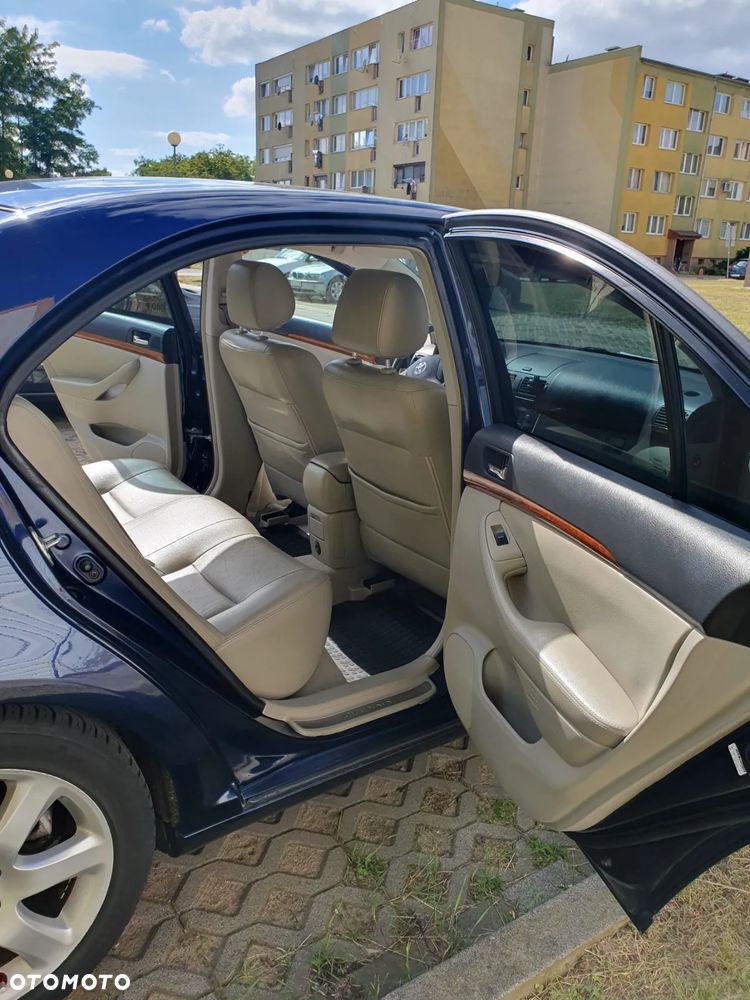 Toyota Avensis 2.0 D-4D - 7