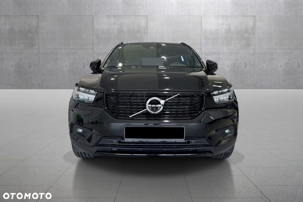 Volvo XC 40 D4 AWD R-Design - 3