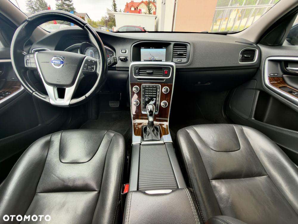 Volvo V60 D5 AWD Geartronic - 27