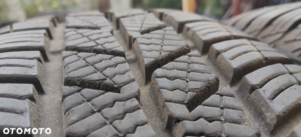 Jak nowe zimowe 215/65 R17 XL Barum Polaris 5-2023r - 4