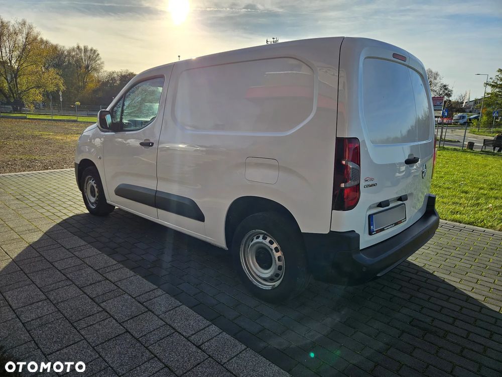 Opel Combo 1.2BENZ 110KM VAN - 4