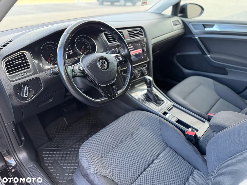 Volkswagen Golf - 14