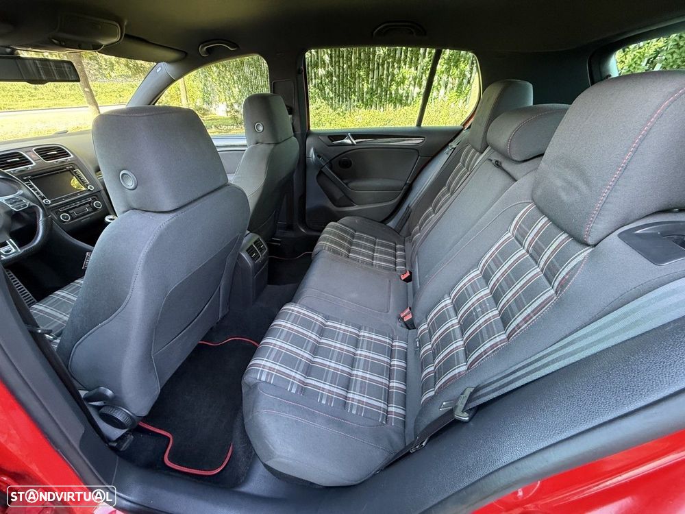 VW Golf 2.0 GTI - 21