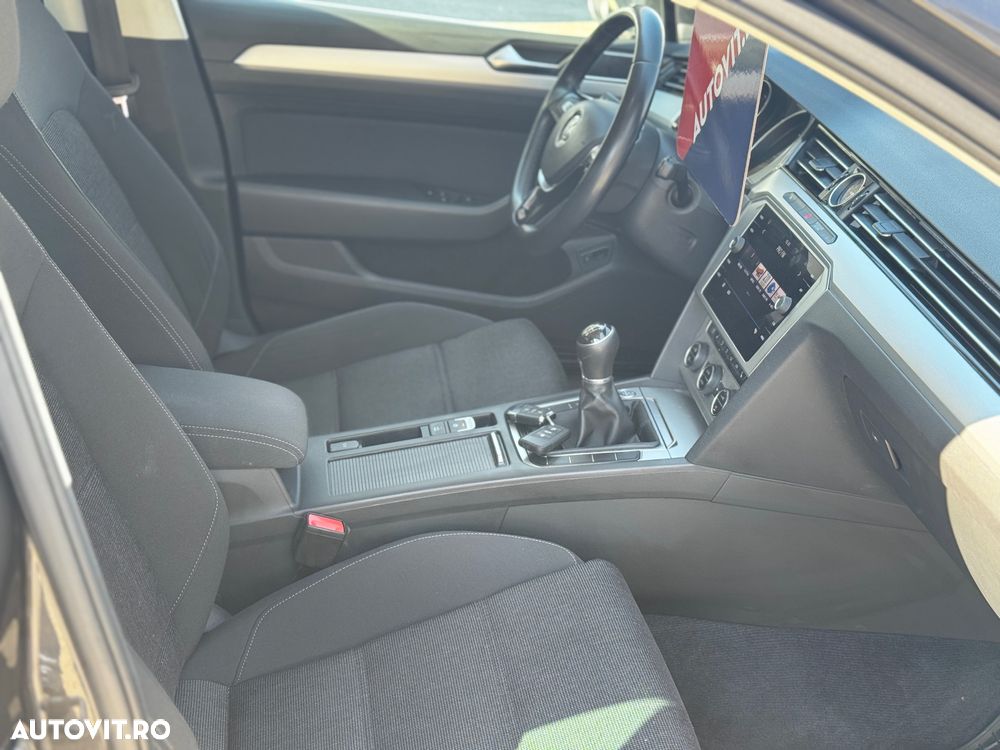 Volkswagen Passat 2.0 TDI (BlueMotion Technology) Comfortline - 12