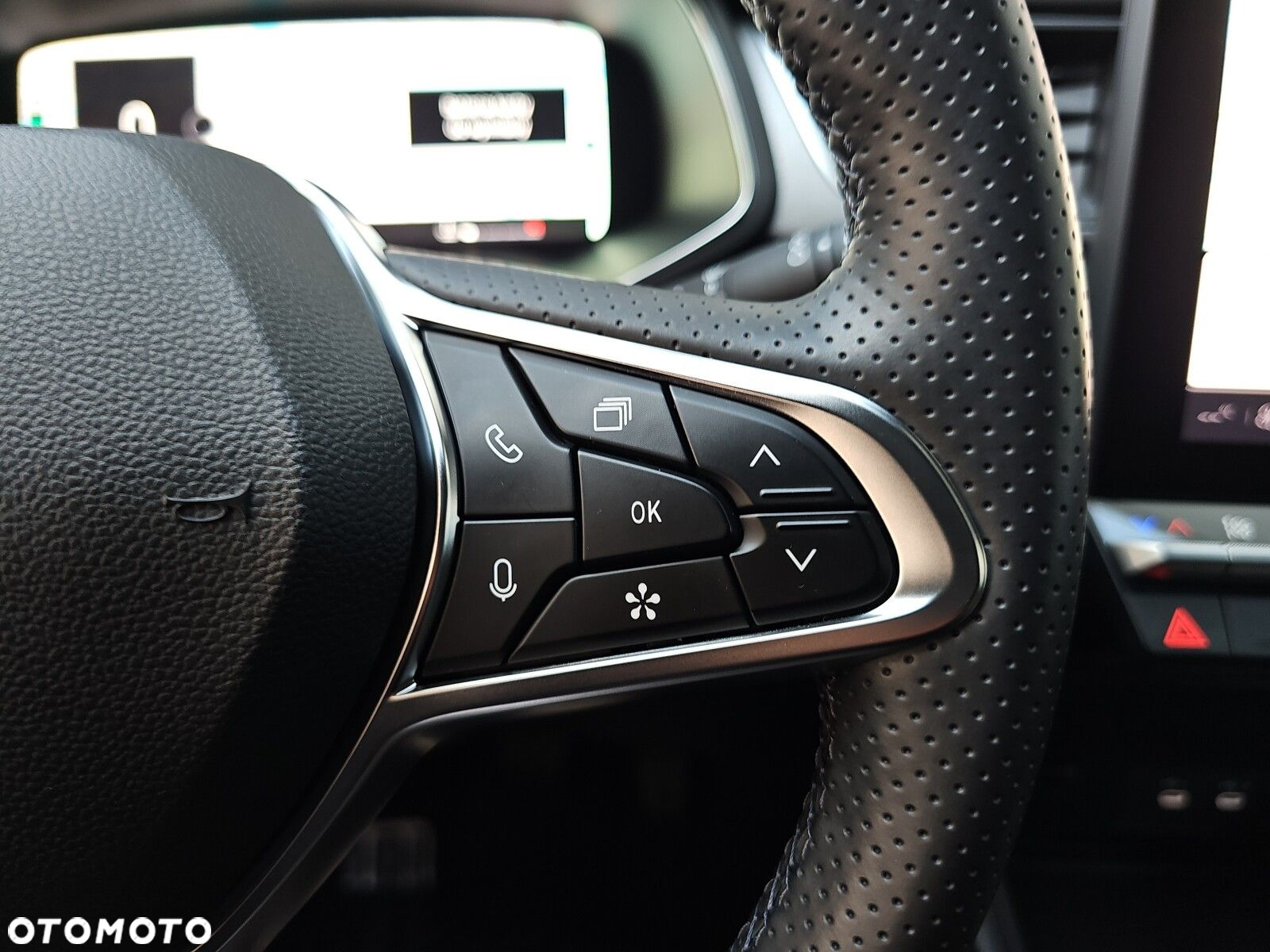 Renault Captur - 16