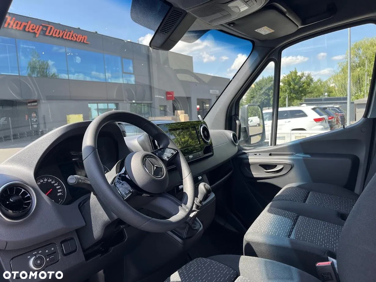 Mercedes-Benz Sprinter - 8