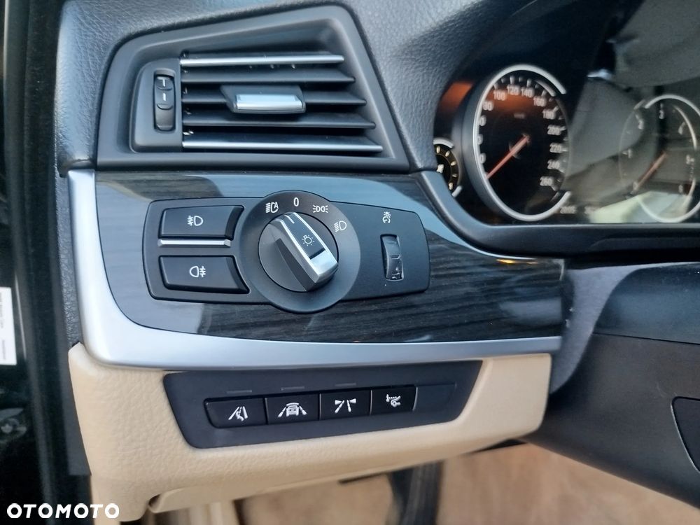 BMW Seria 5 530d Luxury Line - 13