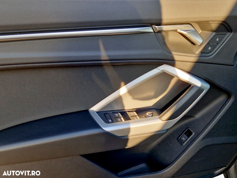 Audi Q3 35 TFSI S tronic - 16