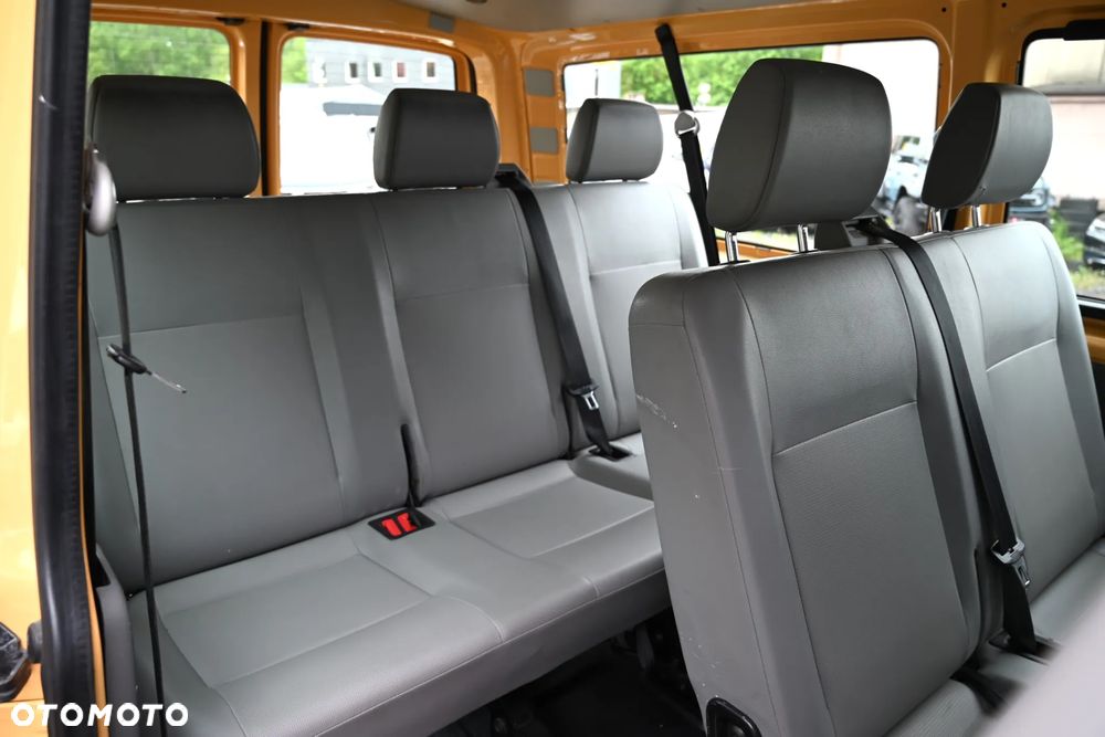 Volkswagen Transporter - 22