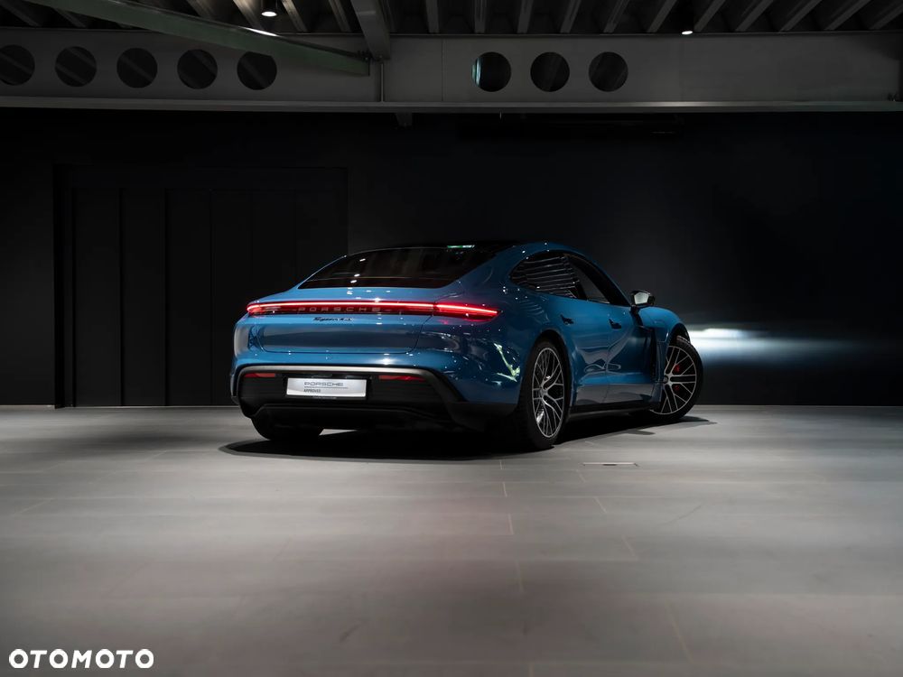 Porsche Taycan - 5