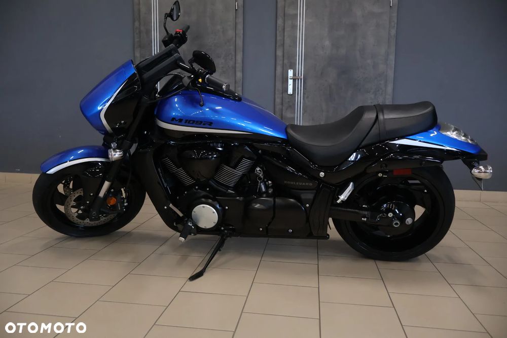 Suzuki Intruder - 6