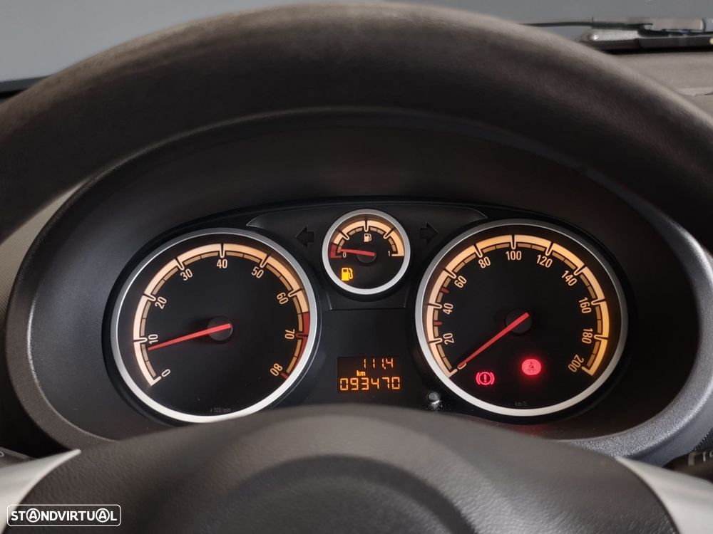 Opel Corsa 1.2 Cosmo - 40