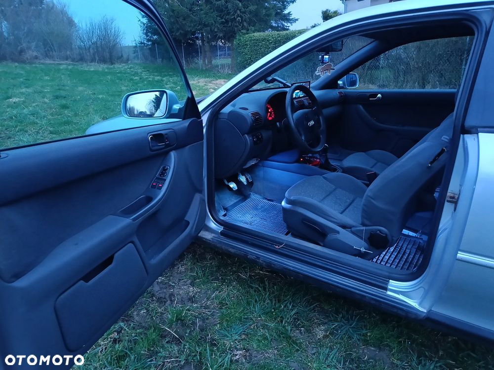 Audi A3 3-drzwiowe 1.6 Attraction - 15