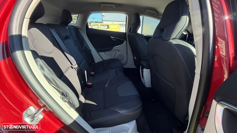 Volvo V40 1.6 D2 Eco Momentum - 18