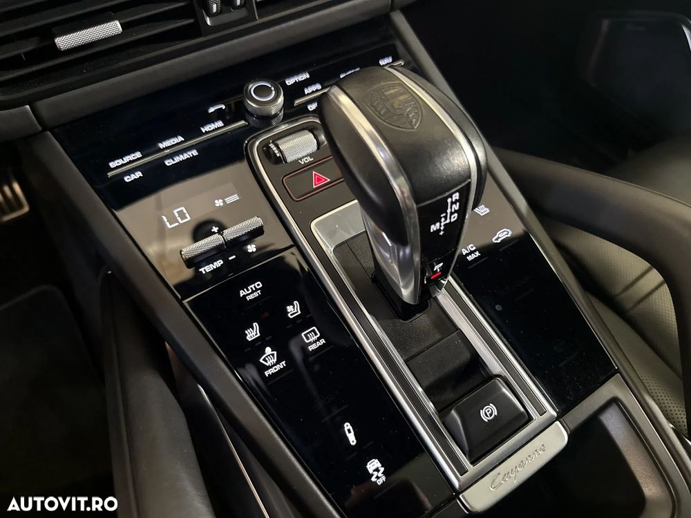 Porsche Cayenne Turbo - 19