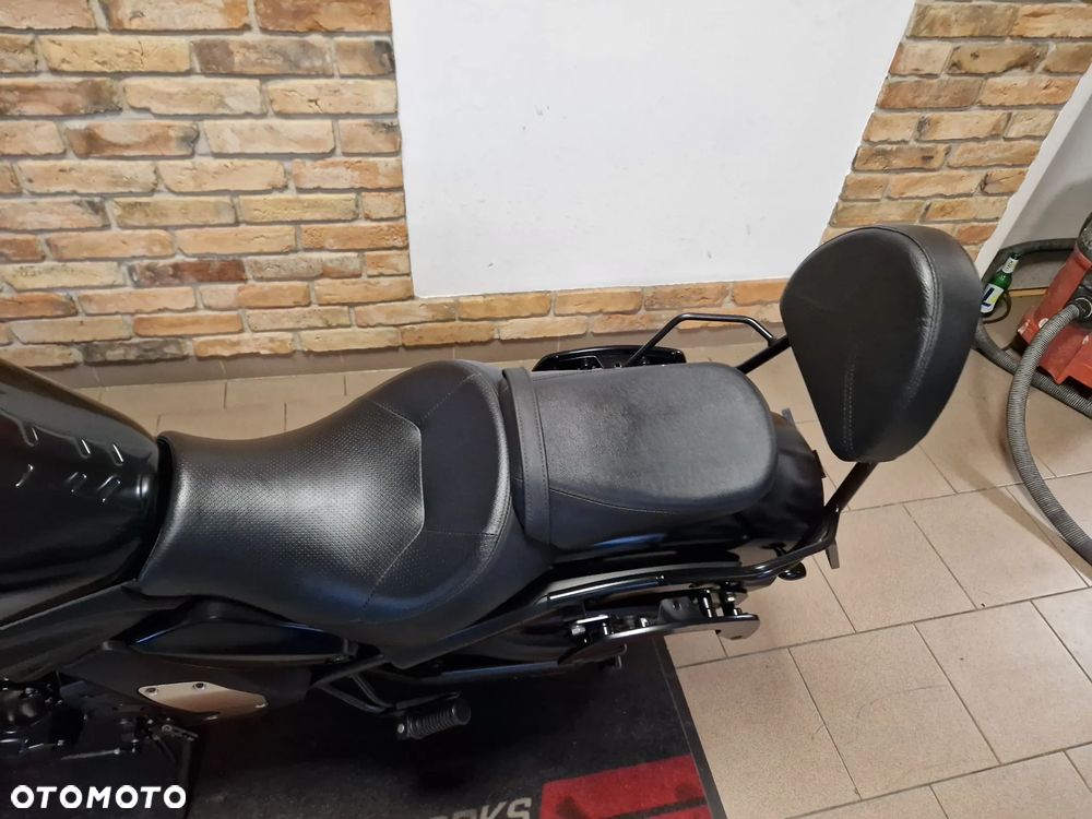Kawasaki Vulcan S - 15