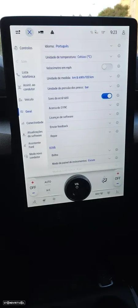 Ford Mustang Mach-E Standard - 30