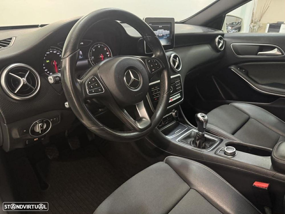 Mercedes-Benz A 180 d Urban - 11