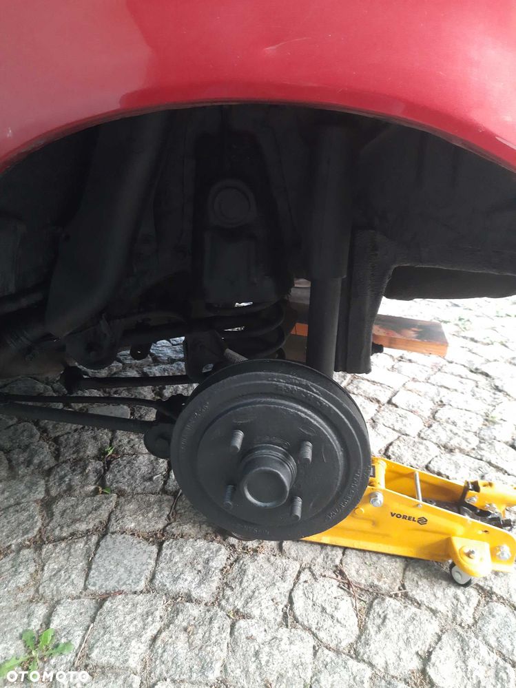 Nissan Micra - 5